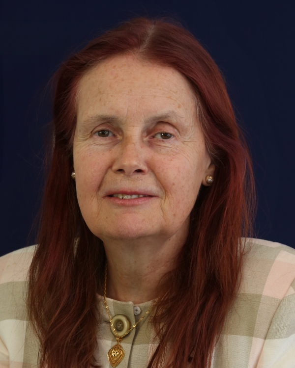 Headshot of Terese Goelz Kazzaz